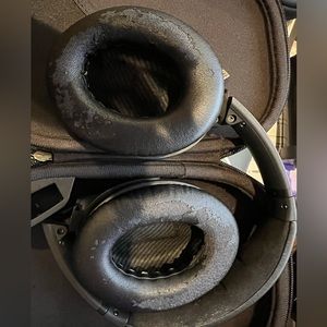 WELL LOVED Bose QC35